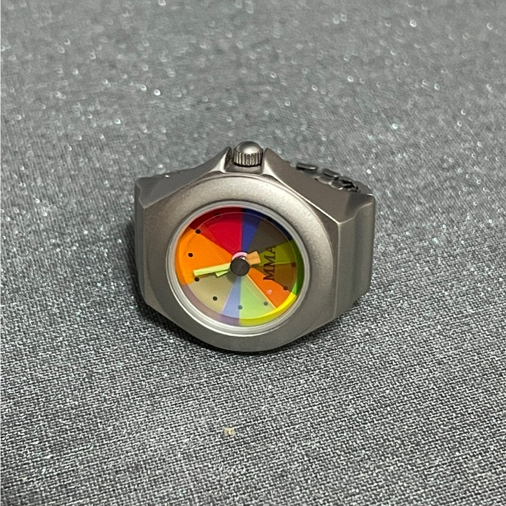 Non-working MMA finger watch